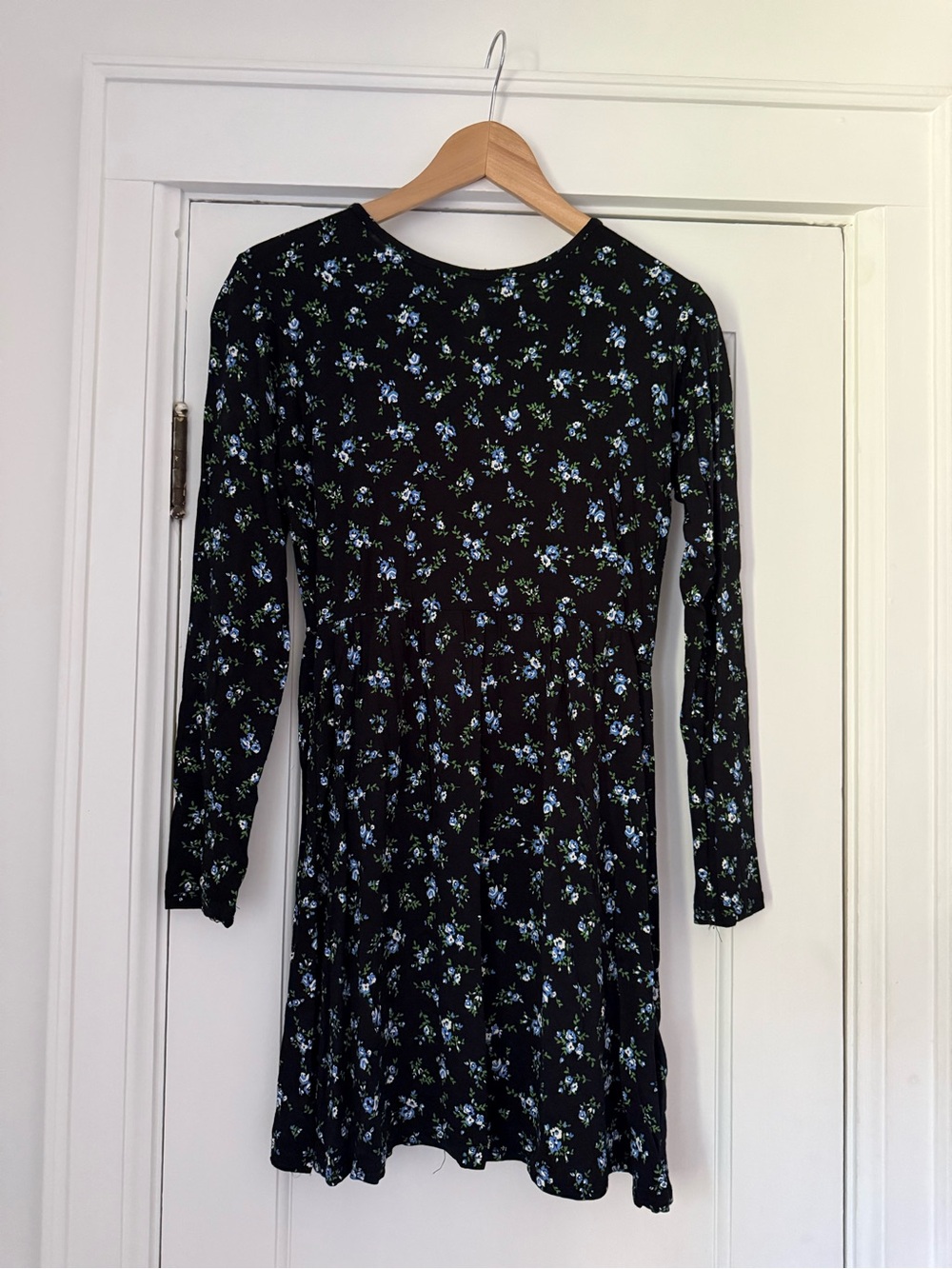 Wednesday’s Girl - Black Floral Long-Sleeve Swing Mini Dress